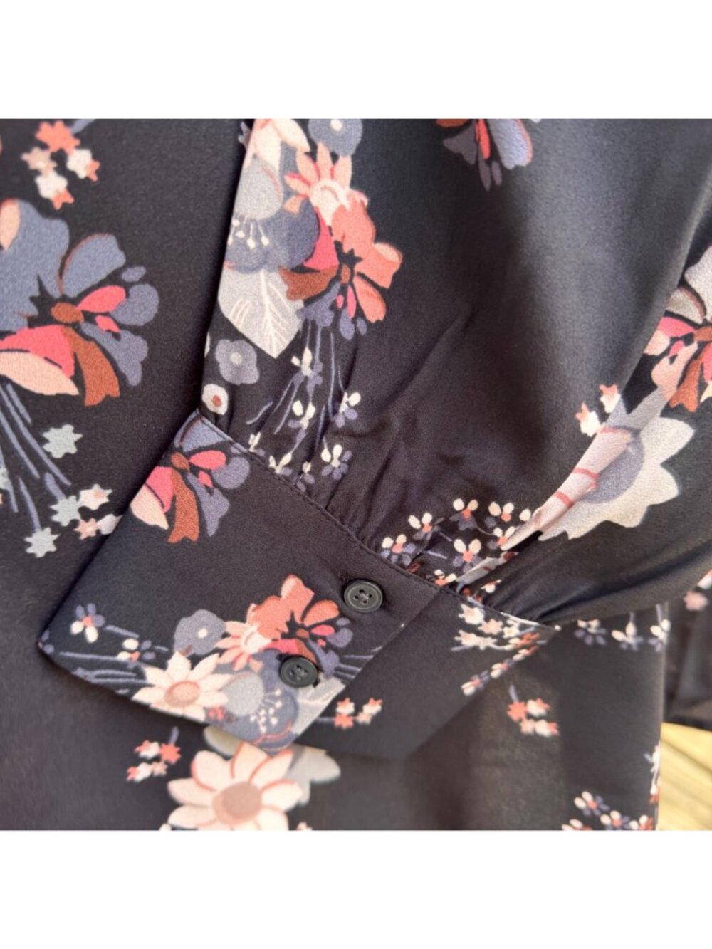 Loft Womens Floral Blouse Plus 20W Black Polyester Long-Sleeve Cut-Out Back New - Picture 13 of 16